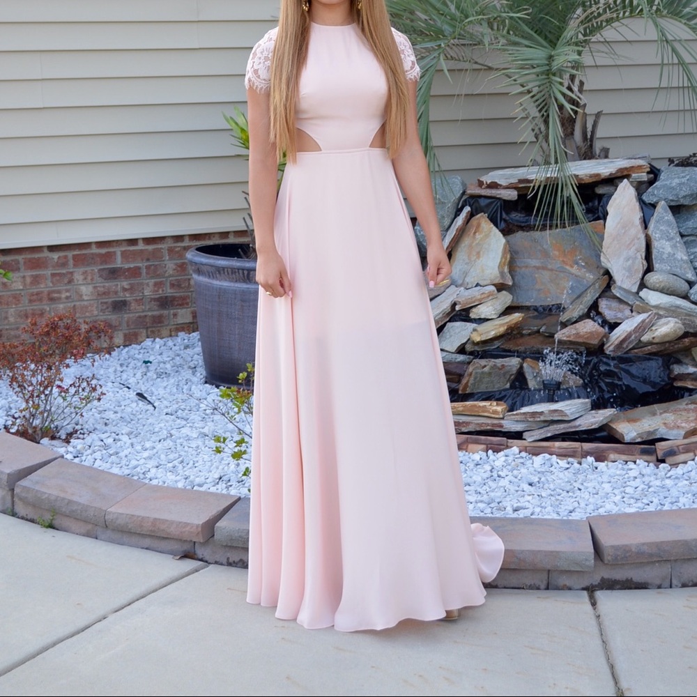 Selling my prom dress !!!